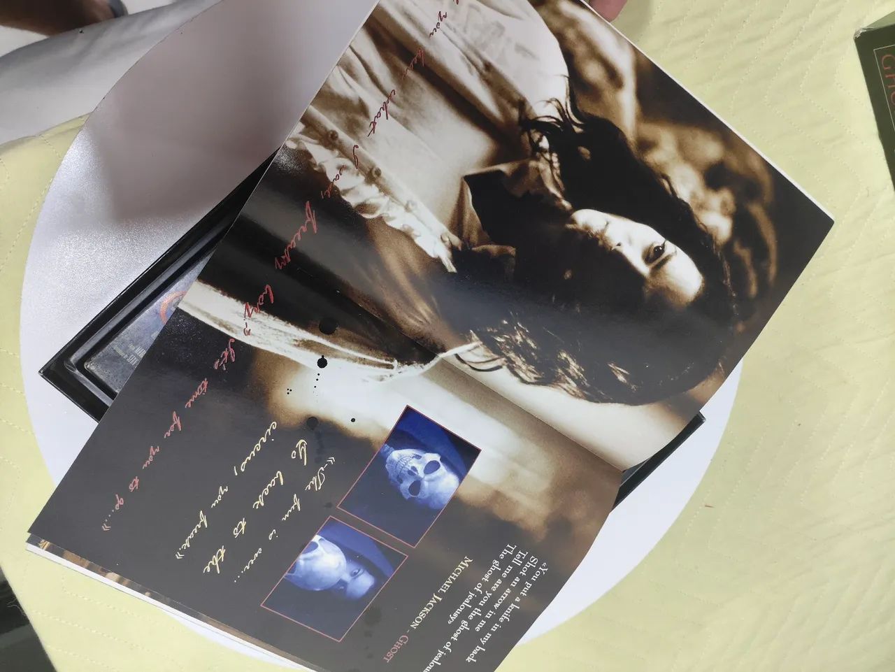 RELÍQUIA: Michael Jackson Ghosts - Box Set de Luxo (Edição