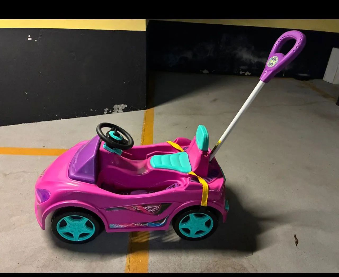 Carrinho menina MC laram 