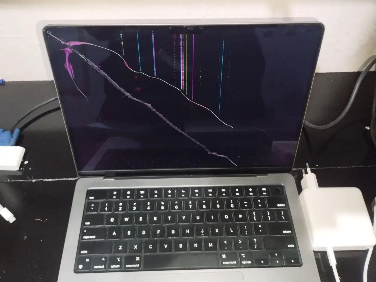MACBOOK PRO M2 2023 - 32 GB RAM - 500 SSD - 14 polegadas (Problema no Display) + Kit Apple - Foto 4