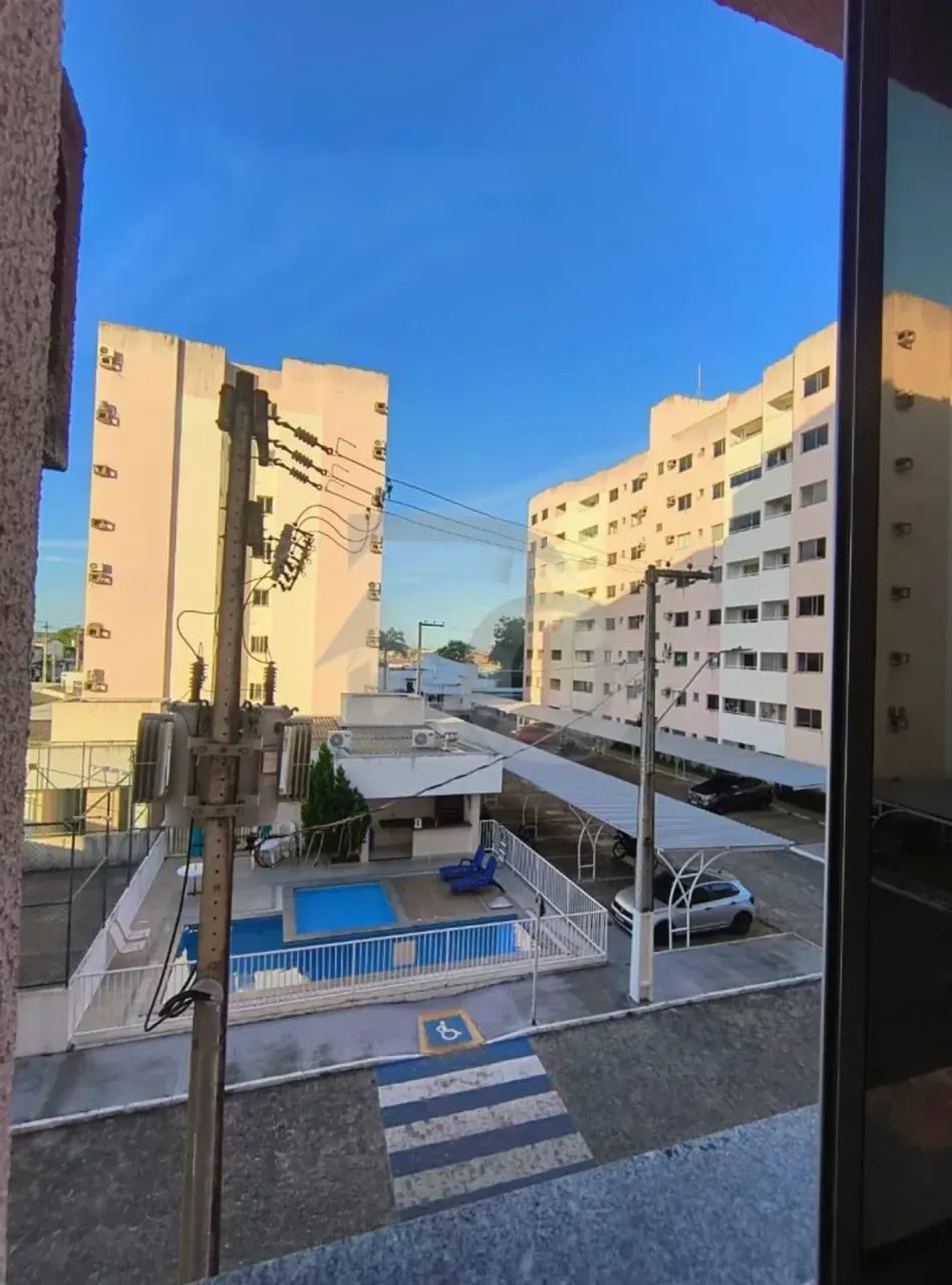 Apartamento à Venda com 2/4, Varanda e Garagem no Horto das Rosas