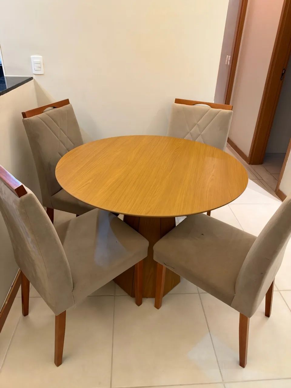 Conjunto de Mesa e Cadeiras  - Foto 2