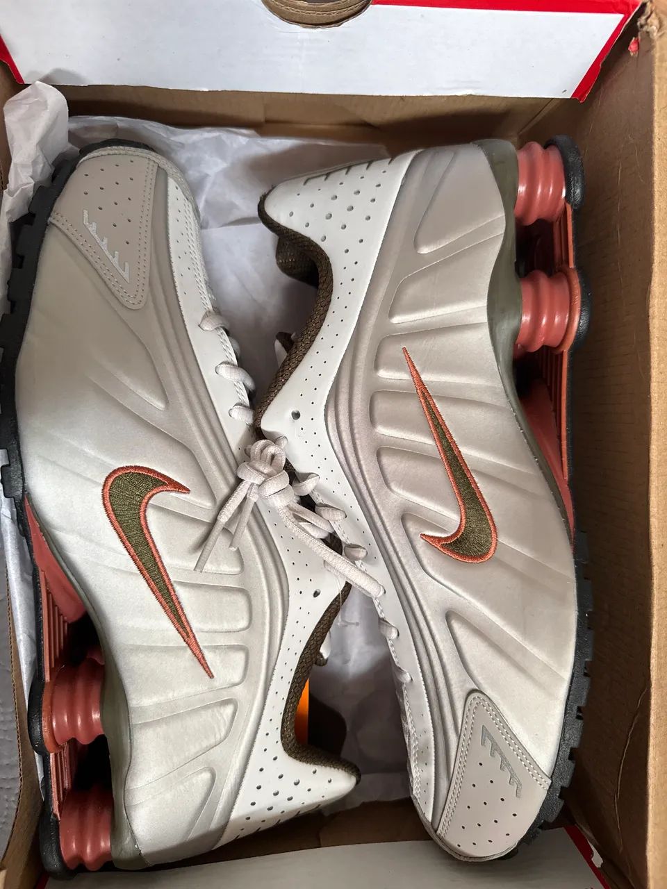Nike Shox R4
