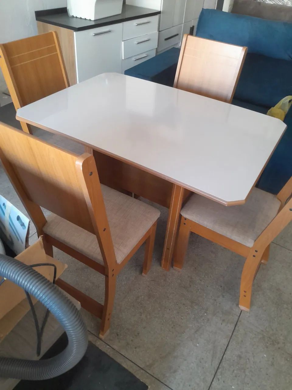 Mesa de jantar 4 cadeiras  - Foto 2