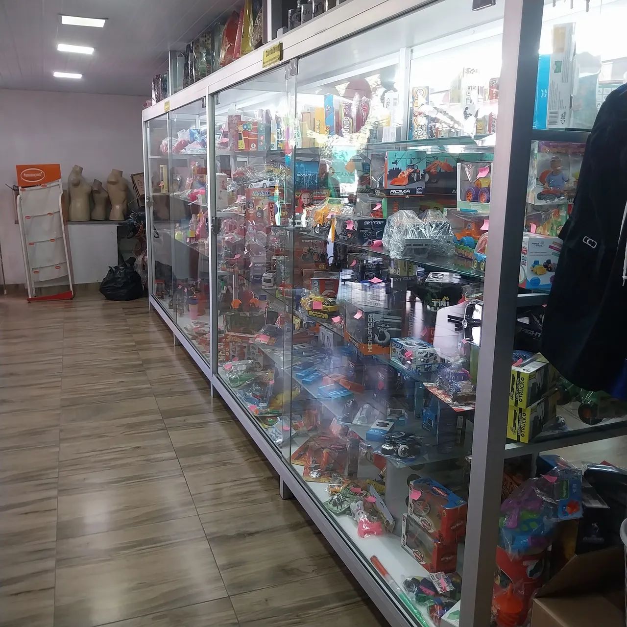 vitrine  alumínio   - Foto 4