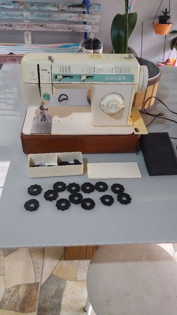 Máquina de costura Singer  - Foto 4
