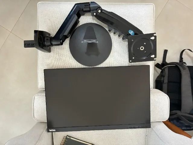 Monitor Lenovo 21,5 Polegadas + Braço Articulado