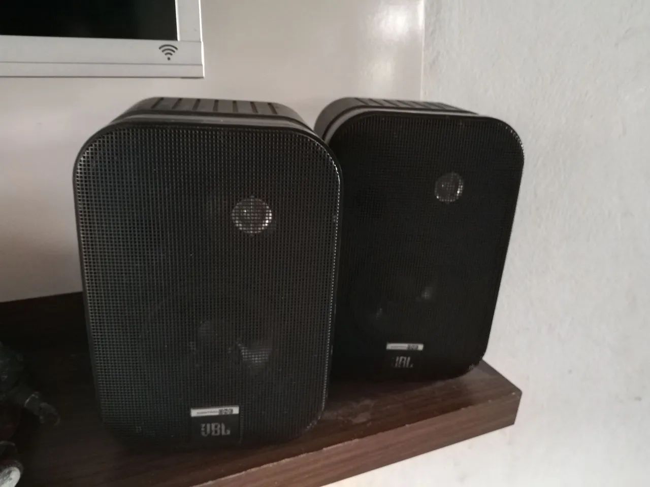 JBL Control One 