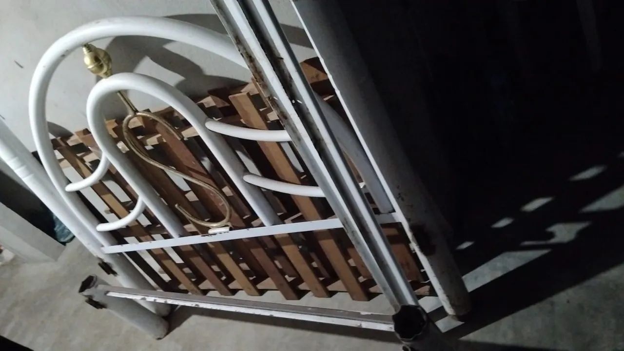 Cama de casal com grade - Foto 2