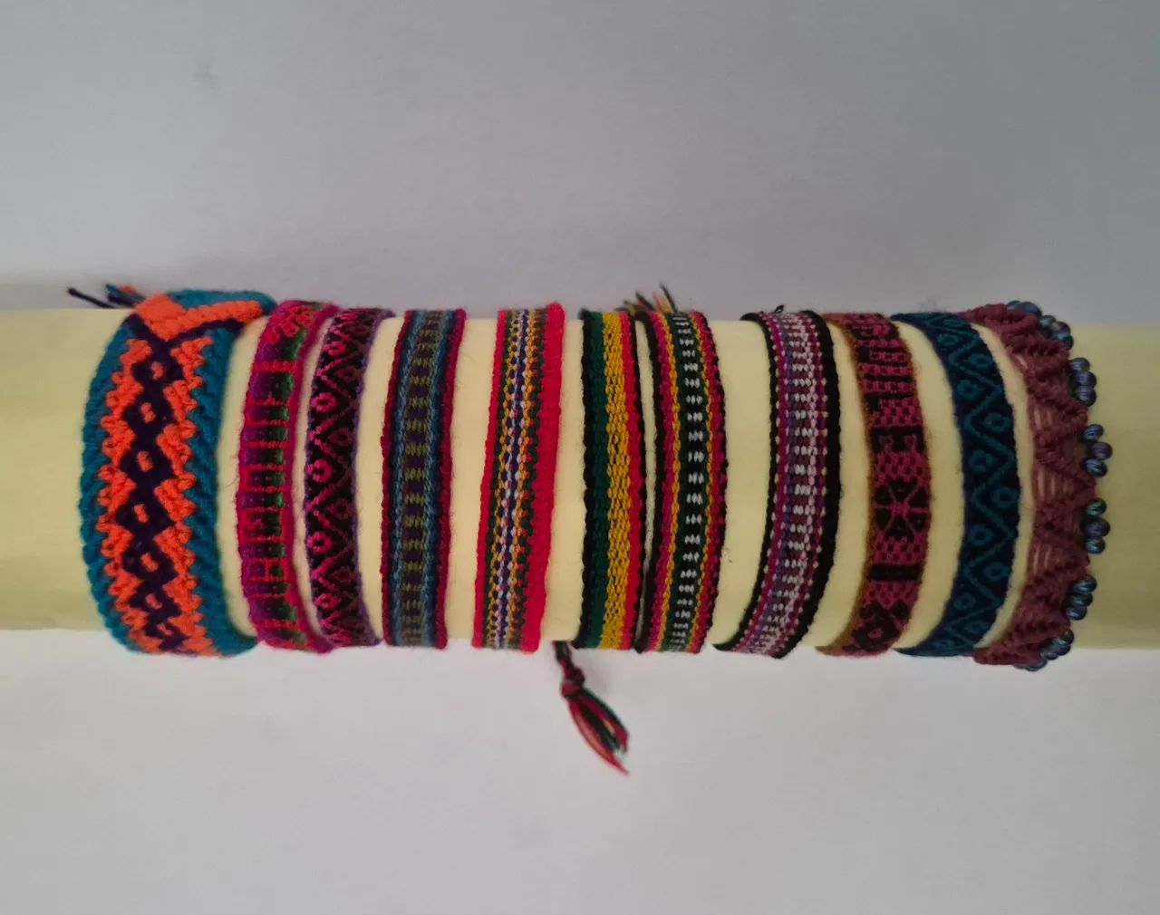 pulseiras artesanais - Foto 4