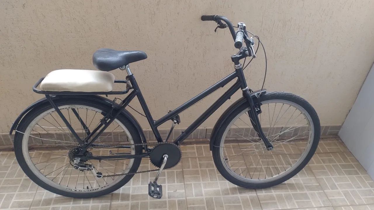 Vendo bicicleta semi nova, revisada, pronta para andar 