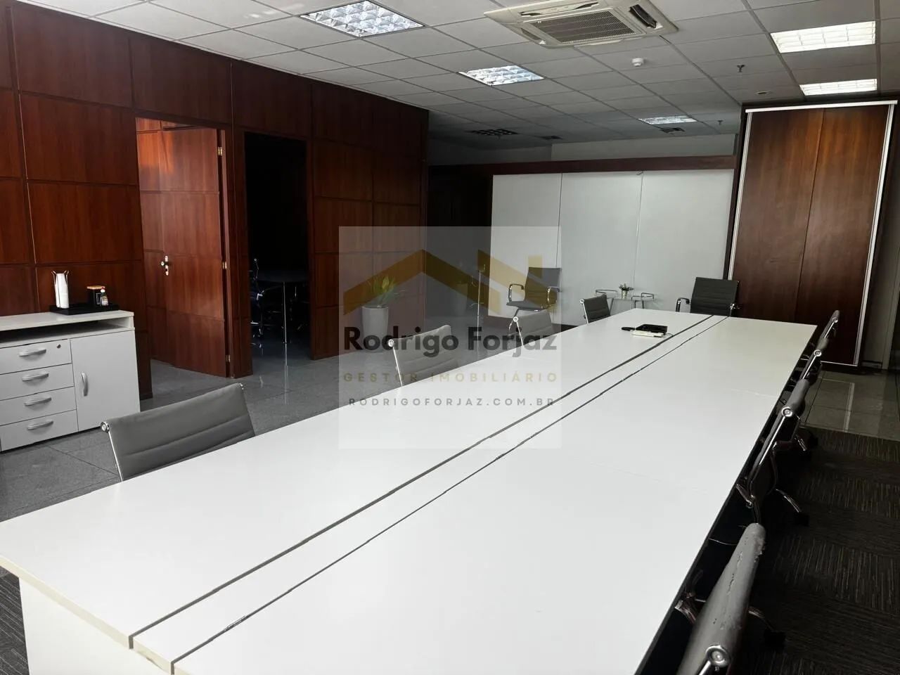 Edificio CEA 1 - Sala LOCAÇÃO, 100% MOBILIADA, 110 m² - ALPHAVILLE - ED. CEA 01 - PRÓX ROD - Foto 2