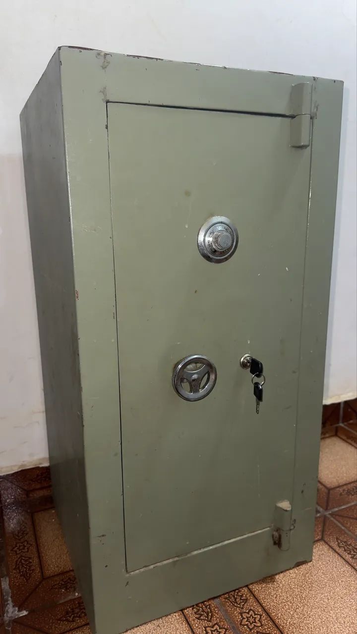 Cofre Antigo de Aço - Mecânico com Segredo e Chave ? - Foto 4