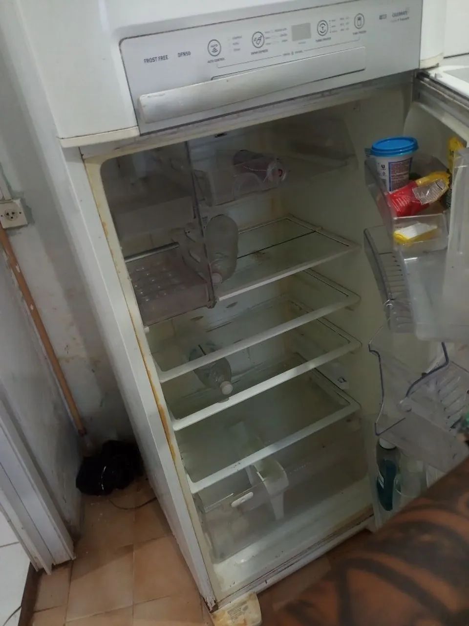Geladeira DFN50 Retirar peças - Foto 2