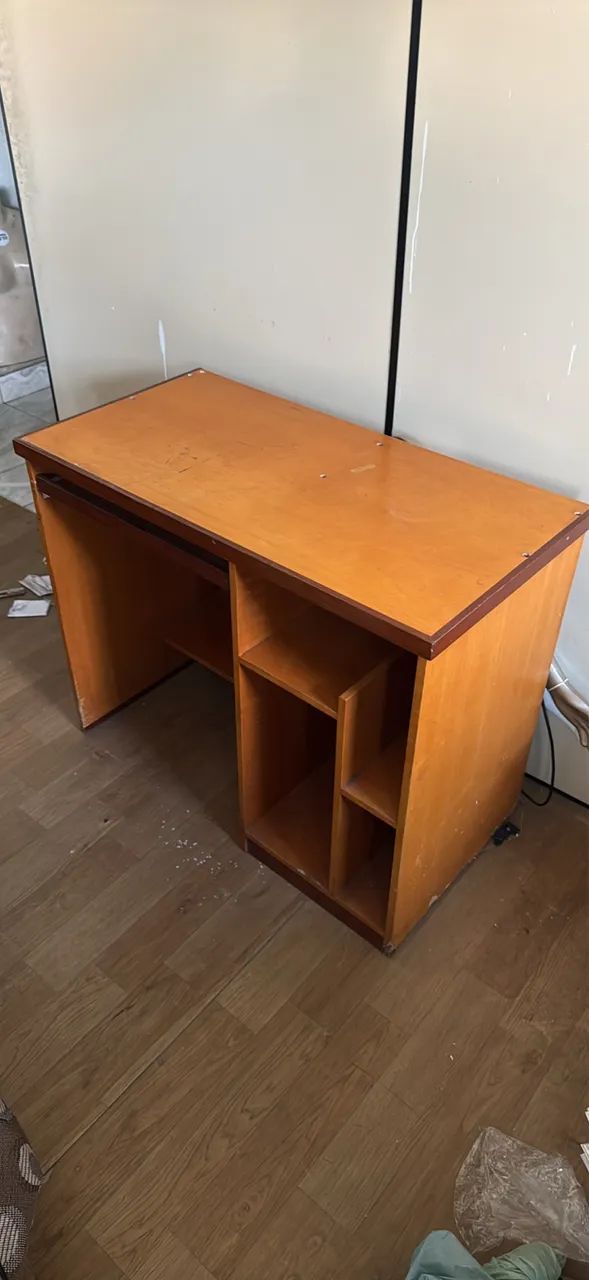 Mesa de computador em madeira  - Foto 2