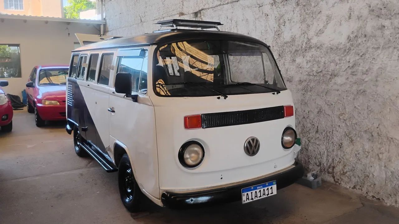 Volkswagen Kombi 1.6 8v Gasolina Mec. 1985