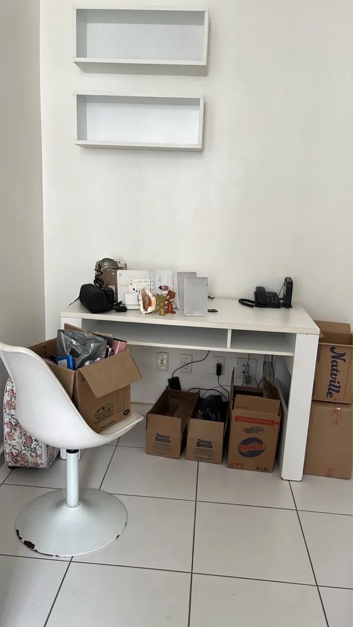 Mesa de estudo e cadeira 