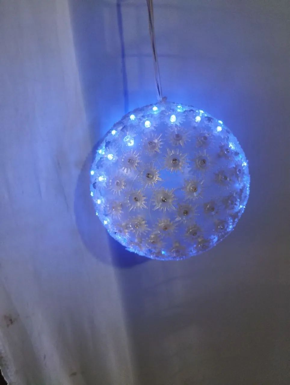 Bola com 150 leds 