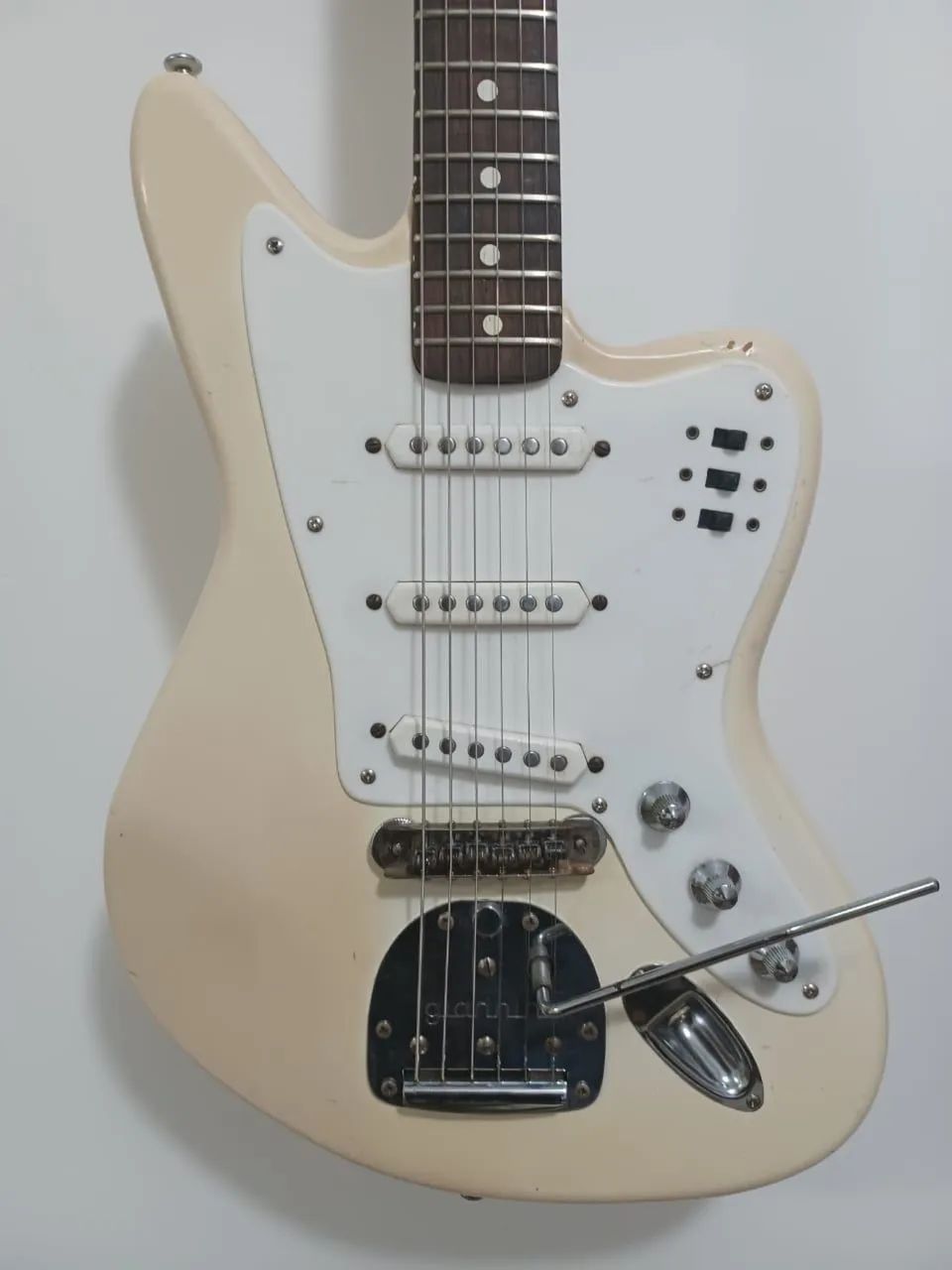 Guitarra Gianini Supersonic 