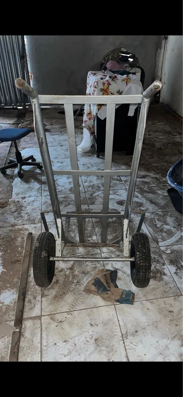 Carrinho de carga só encher os pneus 