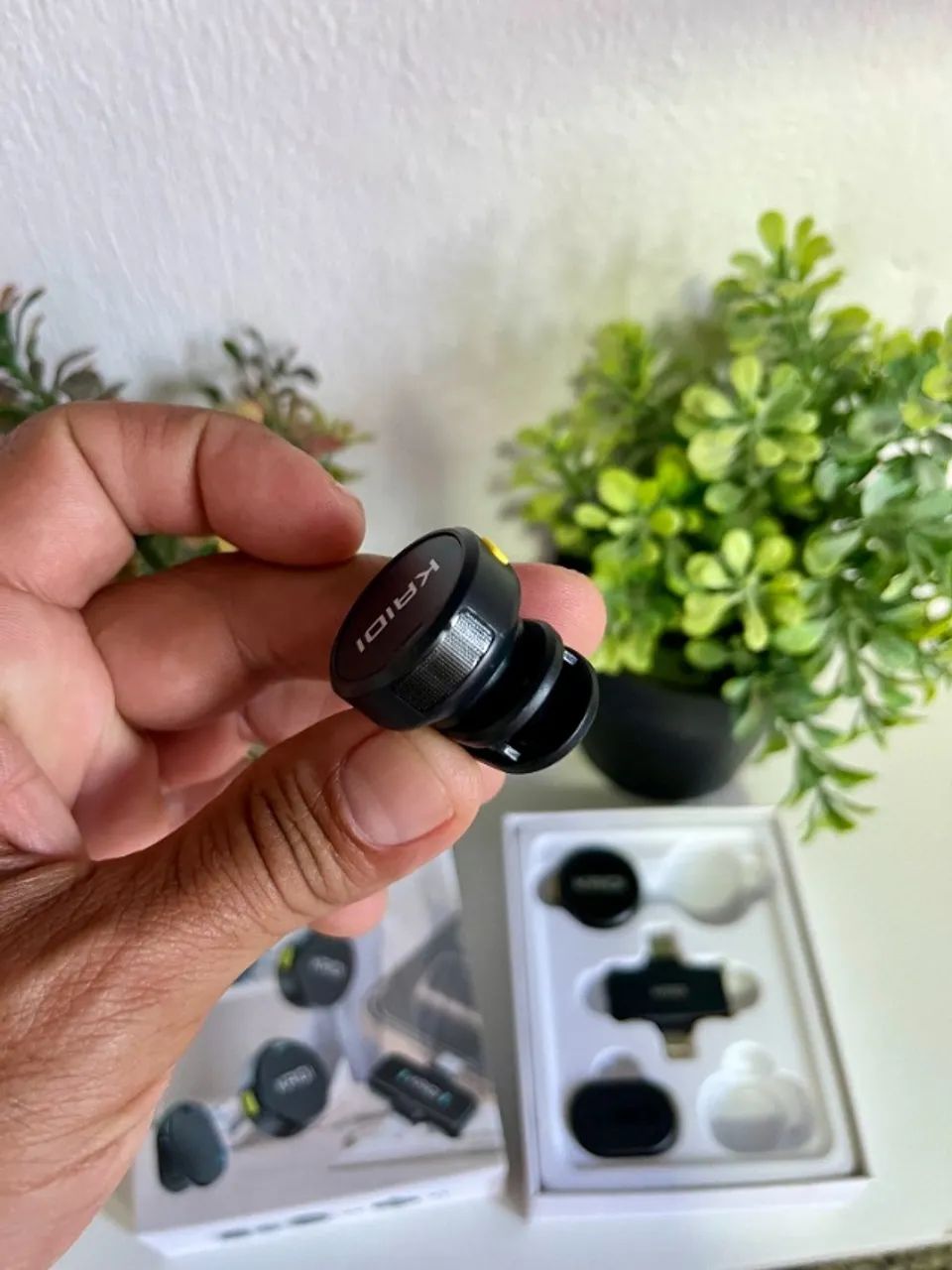 MICROFONE DE LAPELA SEM FIO KAIDI P1-AC COM 2 MICROFONES MAGNÉTICOS + USB-C E LIGHTNING - Foto 4