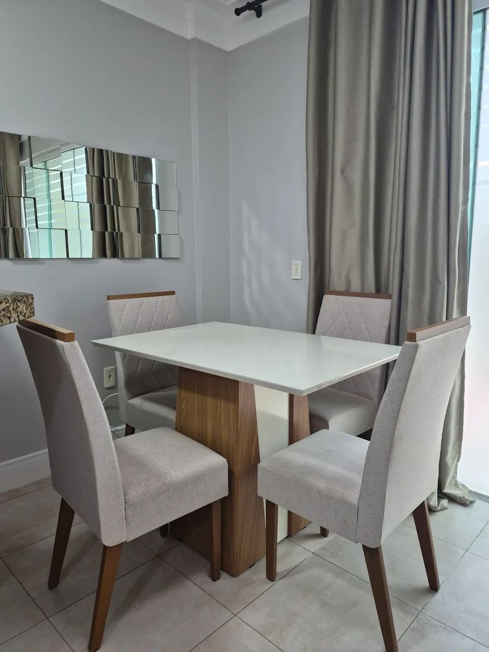 Mesa de jantar com 4 cadeiras  - Foto 4