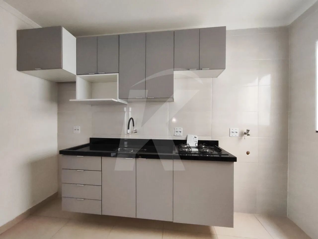 Apartamento com 1 quarto, sala, cozinha e banheiro, perto do metrô. - Foto 2