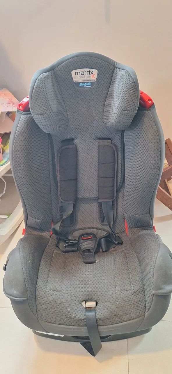 Oportunidade! Cadeirinha automóvel Burigotto Matrix evolution k