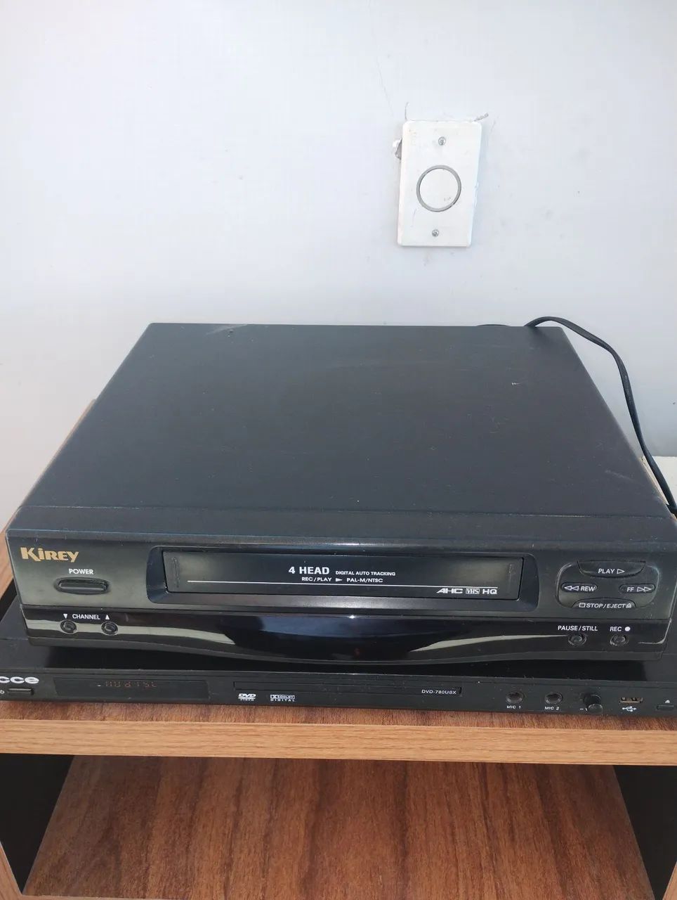 Vendo DVD e Videocassete 
