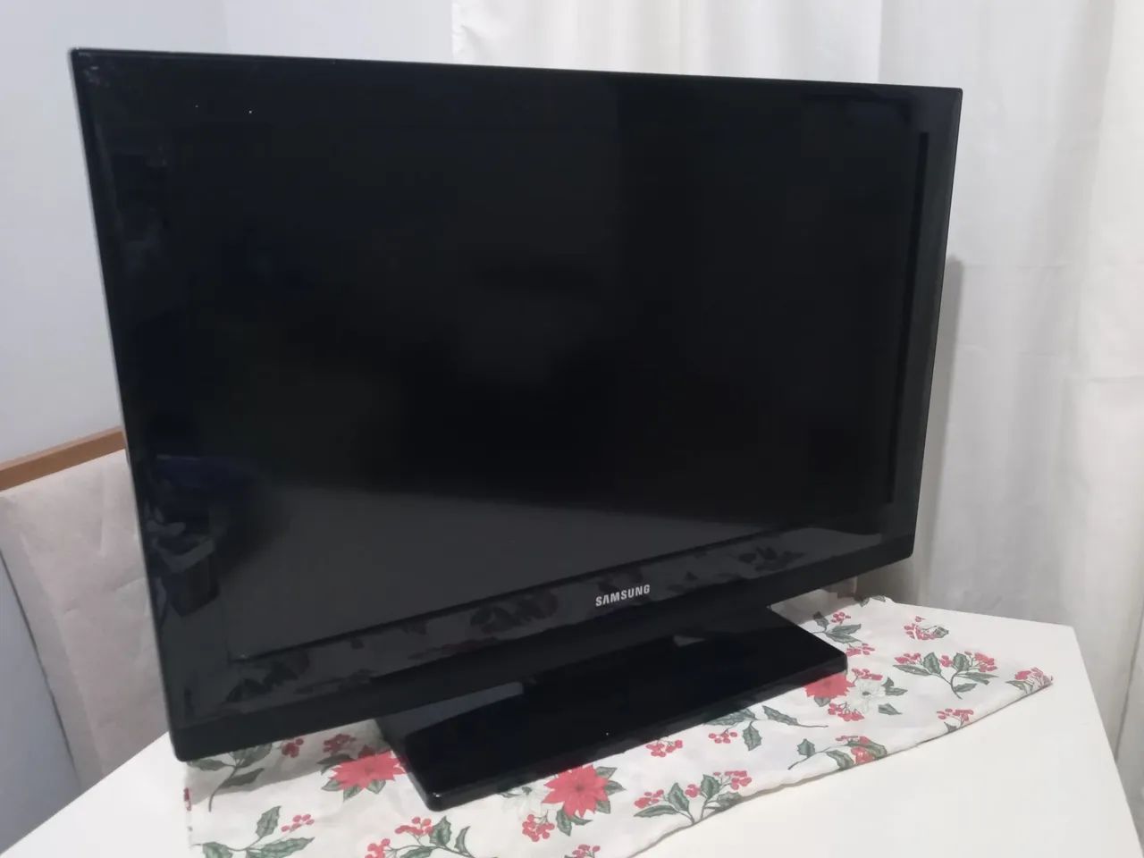 Vendo TV Samsung LN32B350F1Modelo LCD de 32 Polegadas, com aparelho de antena digital. - Foto 2