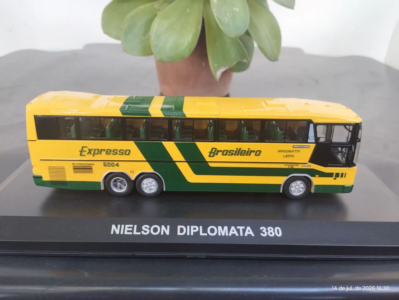 Miniatura de ônibus 1/72 - Expresso Brasileiro  - Foto 2