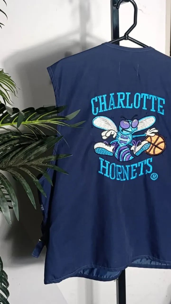 Colete vintage Charlotte Hornets 90's  - Foto 4