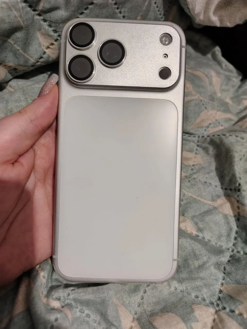 ? iPhone 17 promax silver à venda 