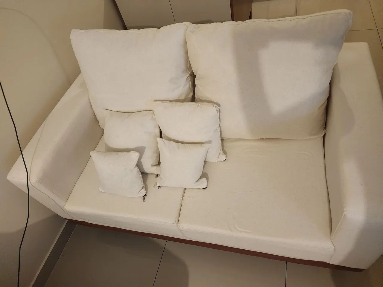 Vendo sofá Living Off White novo. - Foto 5