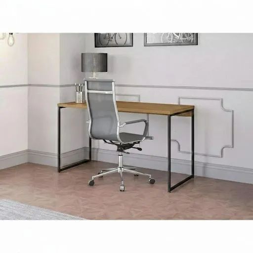 Mesa 1.36m e cadeira Presidente 