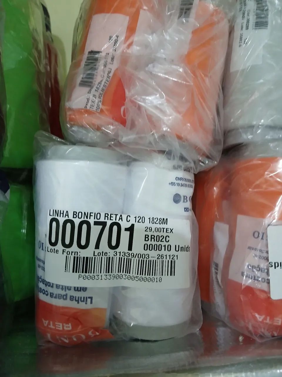 Vendo linhas e fios de máquinas de costura - Foto 4