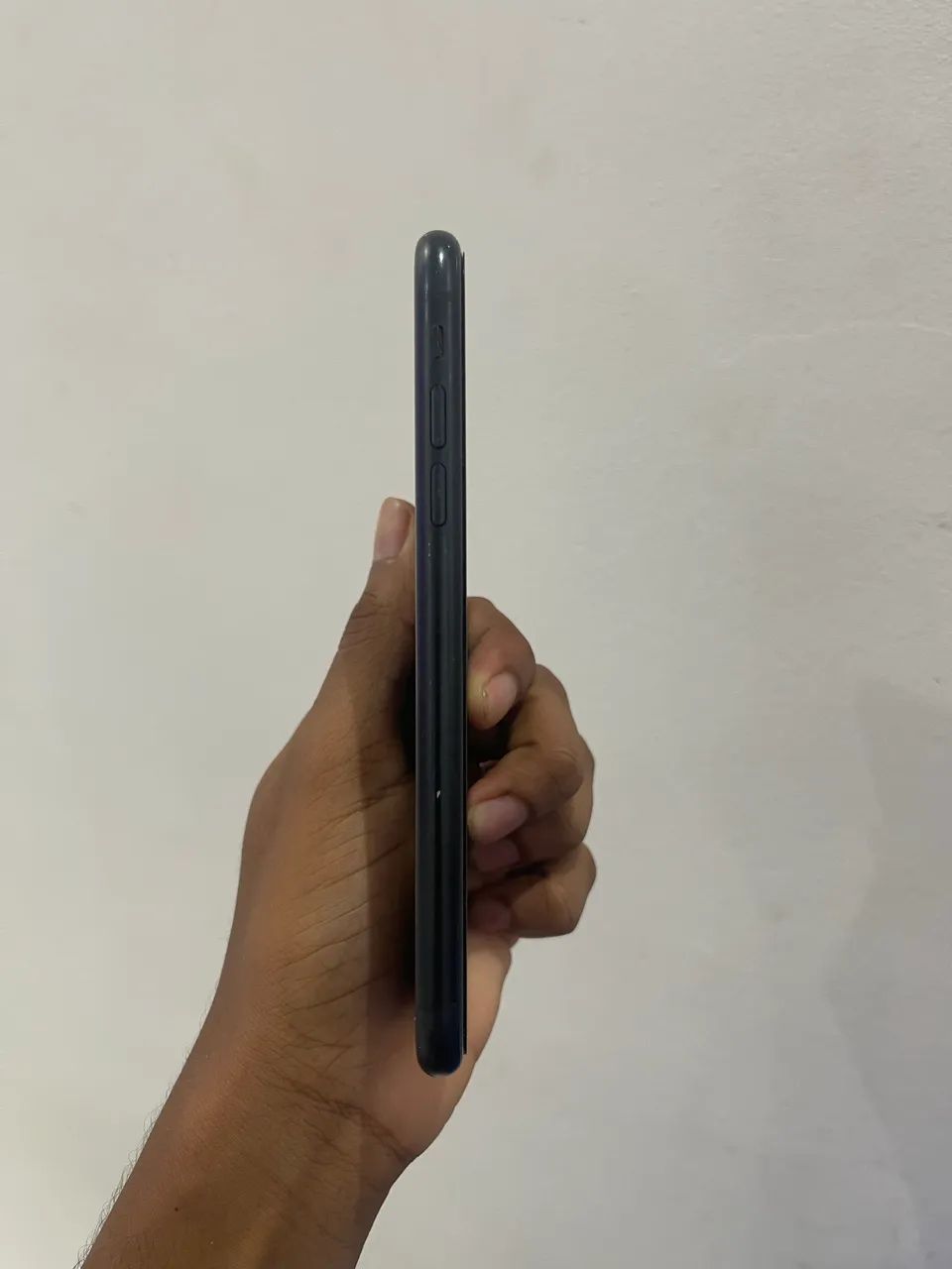 Iphone Xr usado 64GB Com detalhes.  - Foto 4