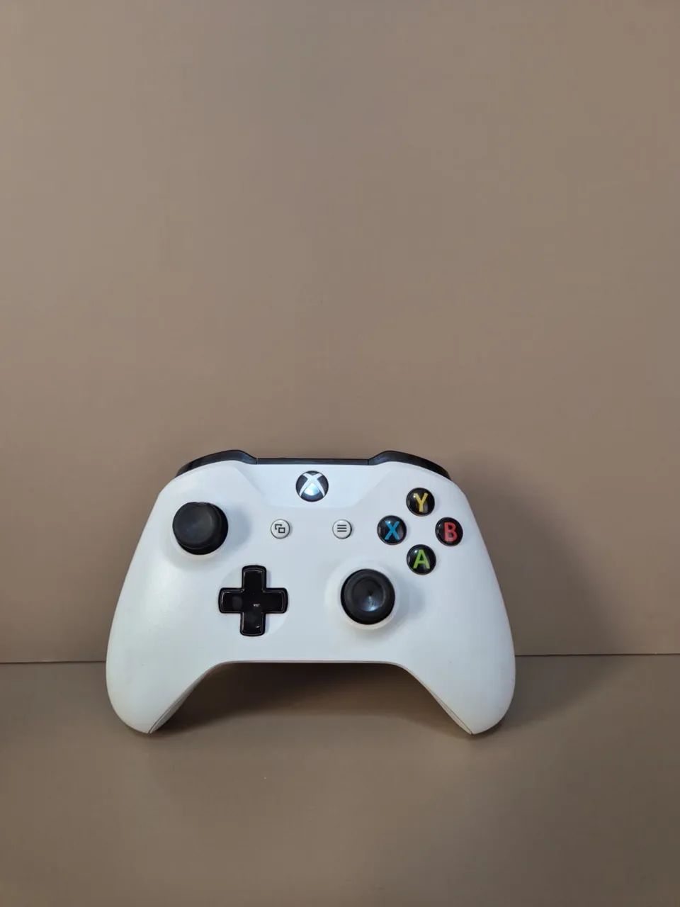 Xbox one s com 2 controles  - Foto 5