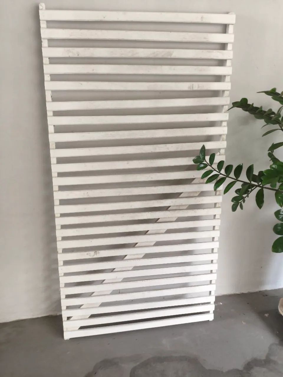 Palets branco (antigo fundo de cama)