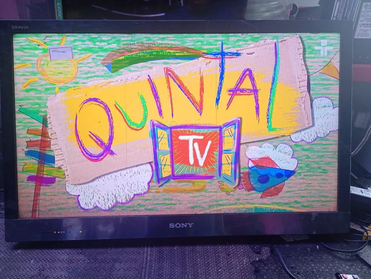 Vendo tv Sony 32 polegadas de led conversor digital integrado R$ 400,00