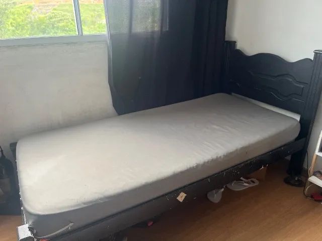 Cama de solteiro com colchão 