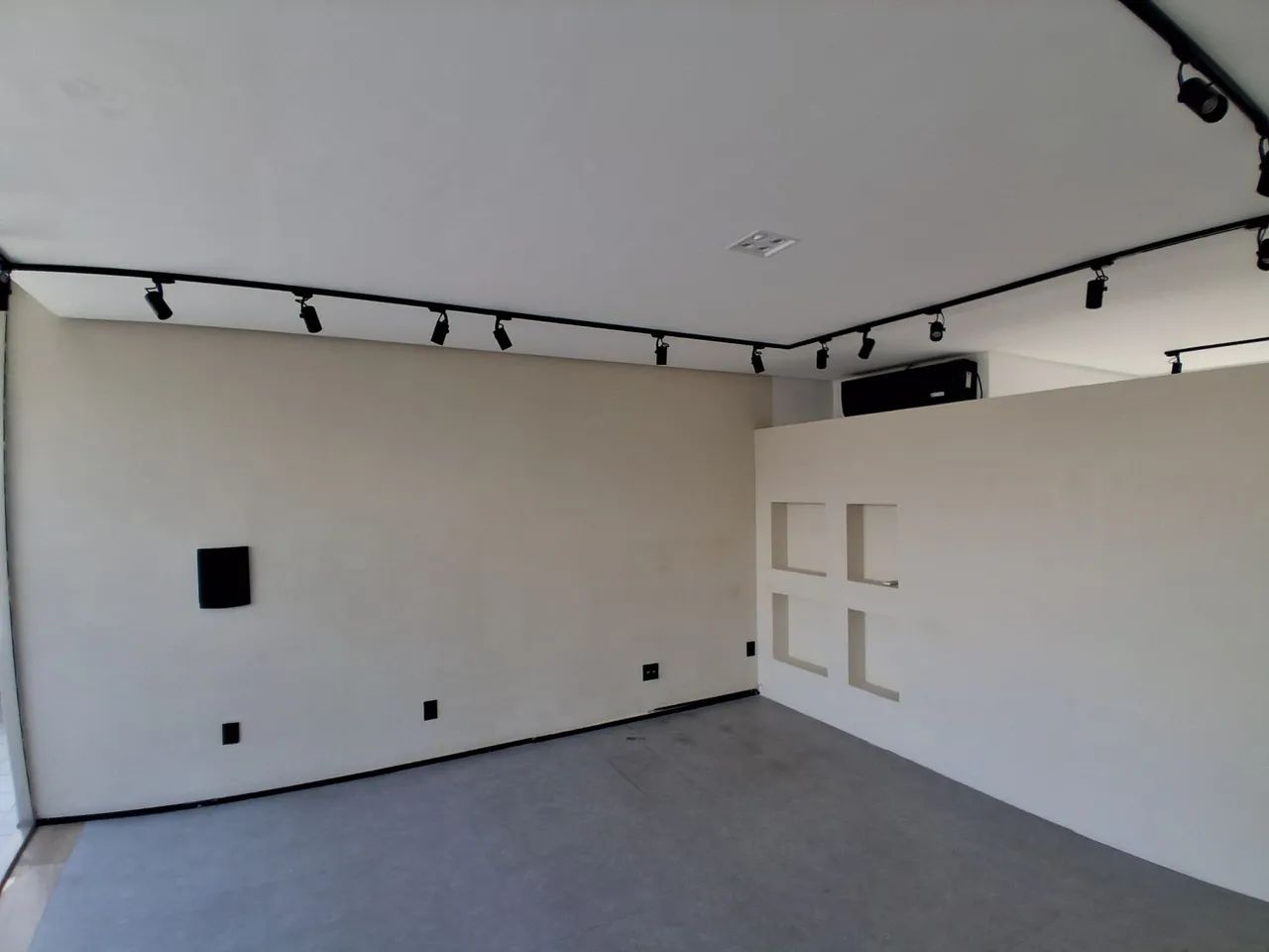 Aluga-se Sala comercial Av . João Valério  - Foto 3