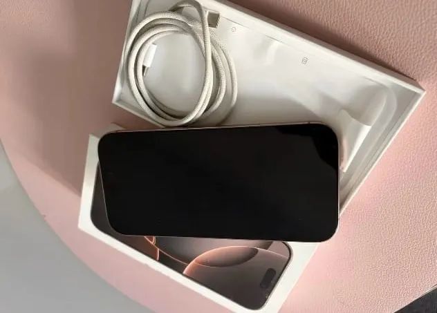 iPhone 16 pro 128GB - Foto 2