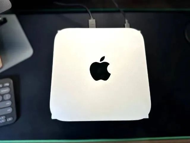 Mac mini M2 8GB 256GB - excelente estado - Foto 2