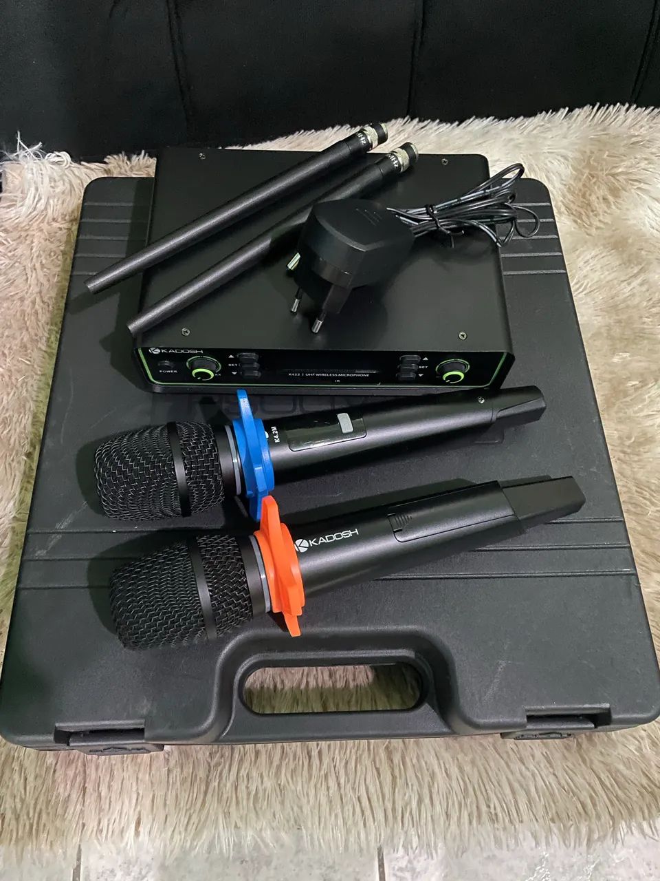 Microfone Kadosh duplo no case.