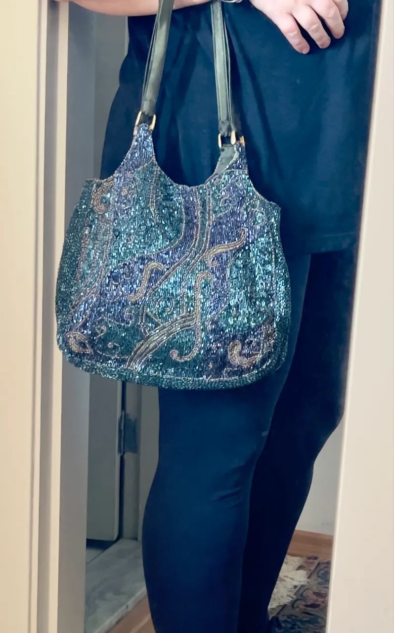 Bolsa nova de festa bordada indiana canutilhos e missangas e seda  - Foto 3