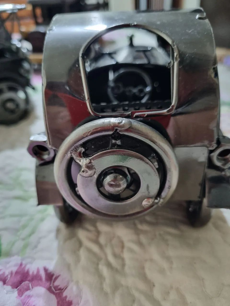 Carrinho antigo em lata. 20 cm. - Foto 3