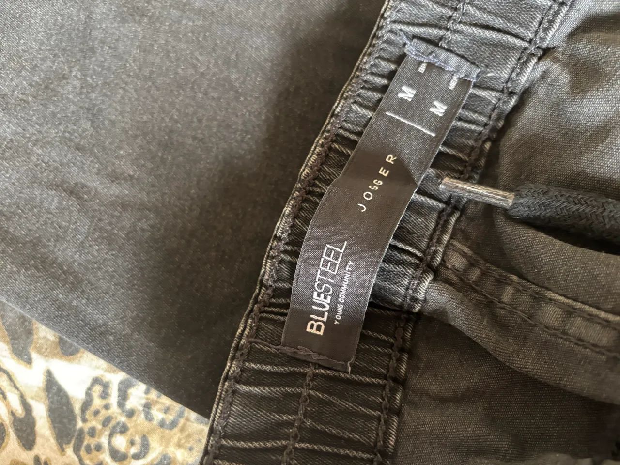 3 calças Jogger Usadas Promoção  - Foto 3