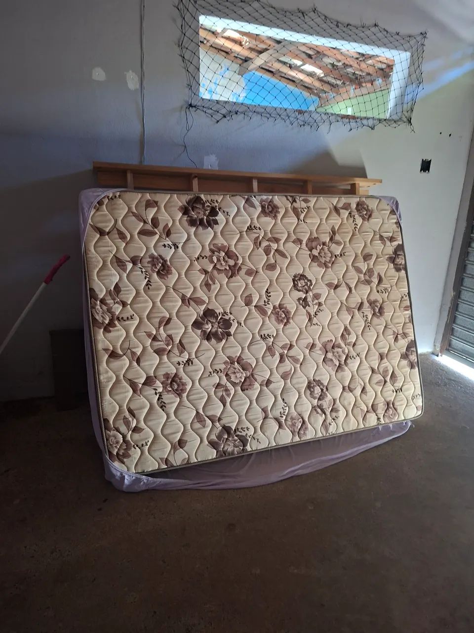 Cama de casal com colchão  - Foto 2