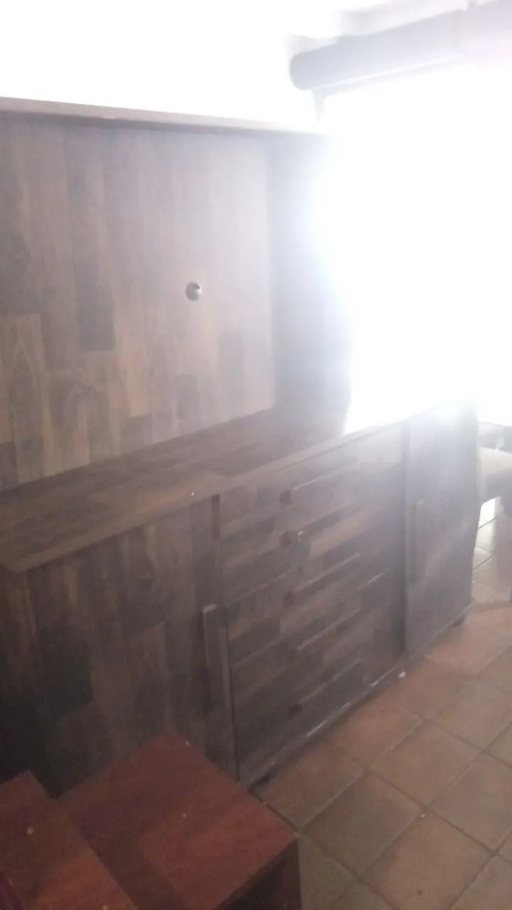 Rack Grande com Espelho - Espaçoso e Bonito material bom pequenos detalhes  - Foto 2