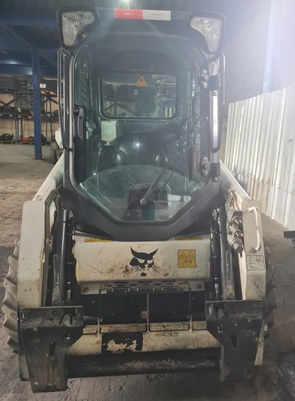 Minicarregadeira Bobcat S450 Ano 2024 Com 822,1hs C Ar Cond - Foto 4